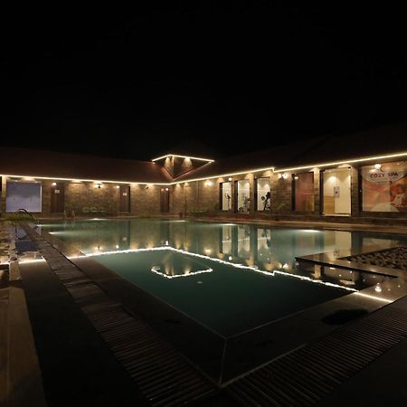 สโรวร ปอร์ติโก สมนาถ Hotel โสมนัส ภายนอก รูปภาพ