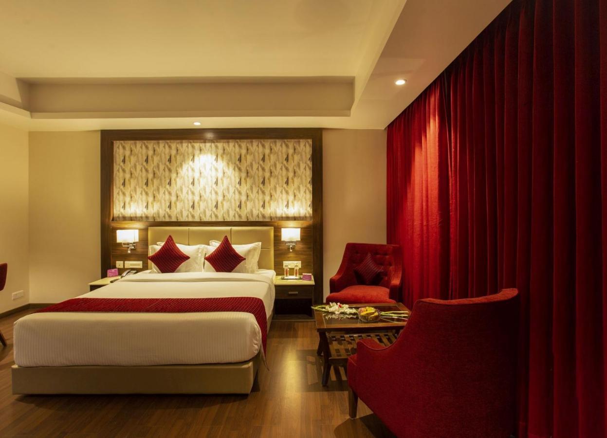 สโรวร ปอร์ติโก สมนาถ Hotel โสมนัส ภายนอก รูปภาพ
