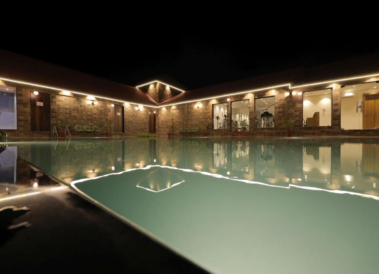 สโรวร ปอร์ติโก สมนาถ Hotel โสมนัส ภายนอก รูปภาพ