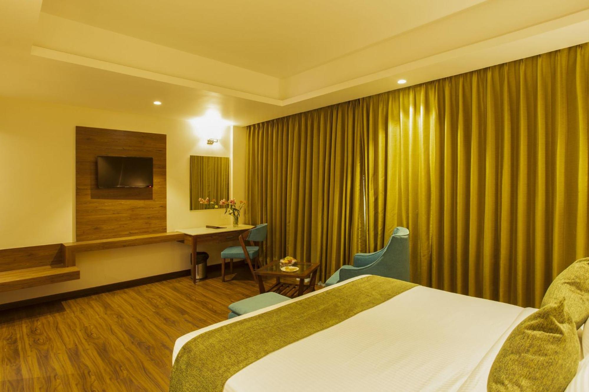 สโรวร ปอร์ติโก สมนาถ Hotel โสมนัส ภายนอก รูปภาพ