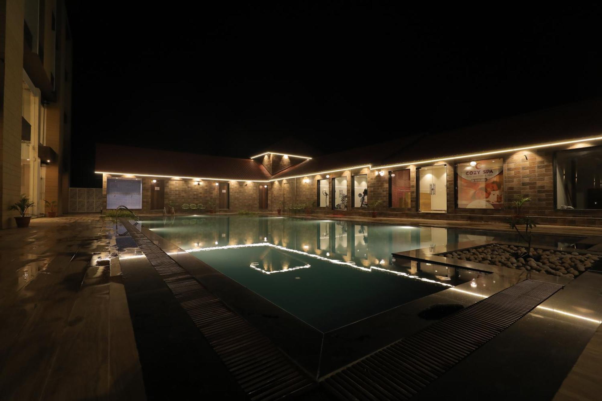 สโรวร ปอร์ติโก สมนาถ Hotel โสมนัส ภายนอก รูปภาพ