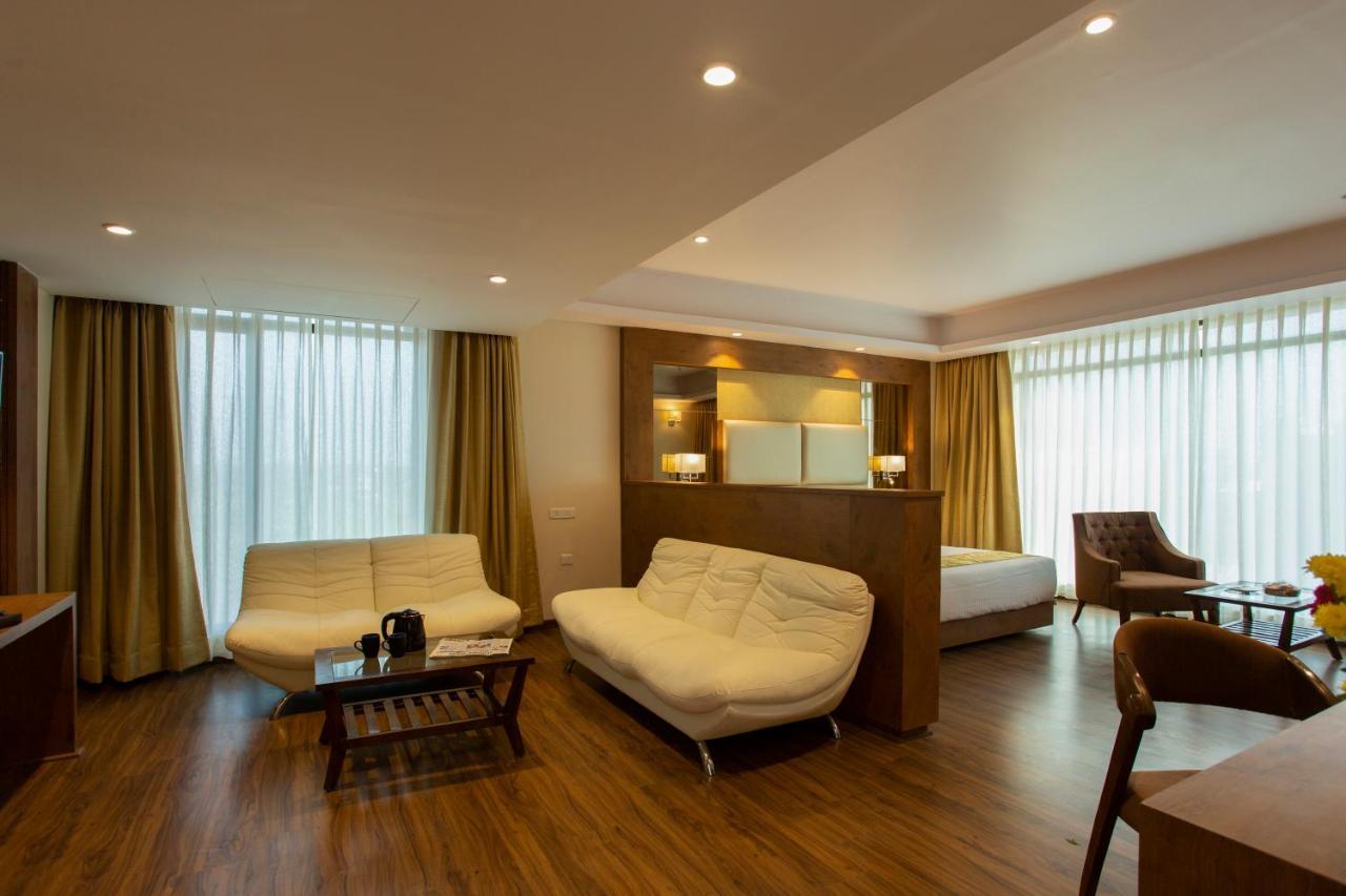 สโรวร ปอร์ติโก สมนาถ Hotel โสมนัส ภายนอก รูปภาพ