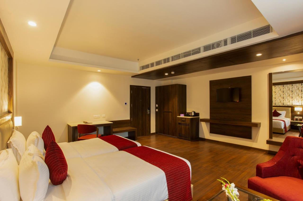สโรวร ปอร์ติโก สมนาถ Hotel โสมนัส ภายนอก รูปภาพ