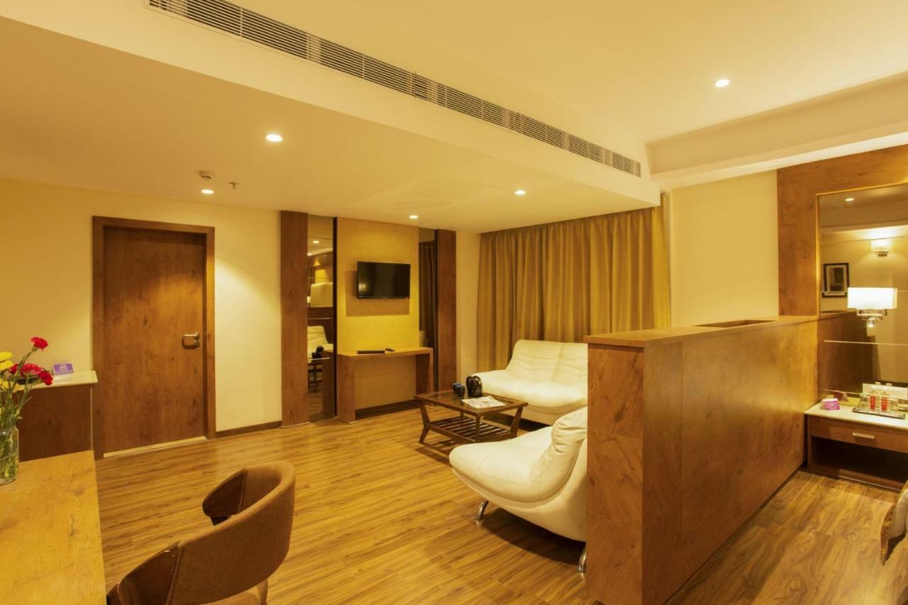 สโรวร ปอร์ติโก สมนาถ Hotel โสมนัส ภายนอก รูปภาพ
