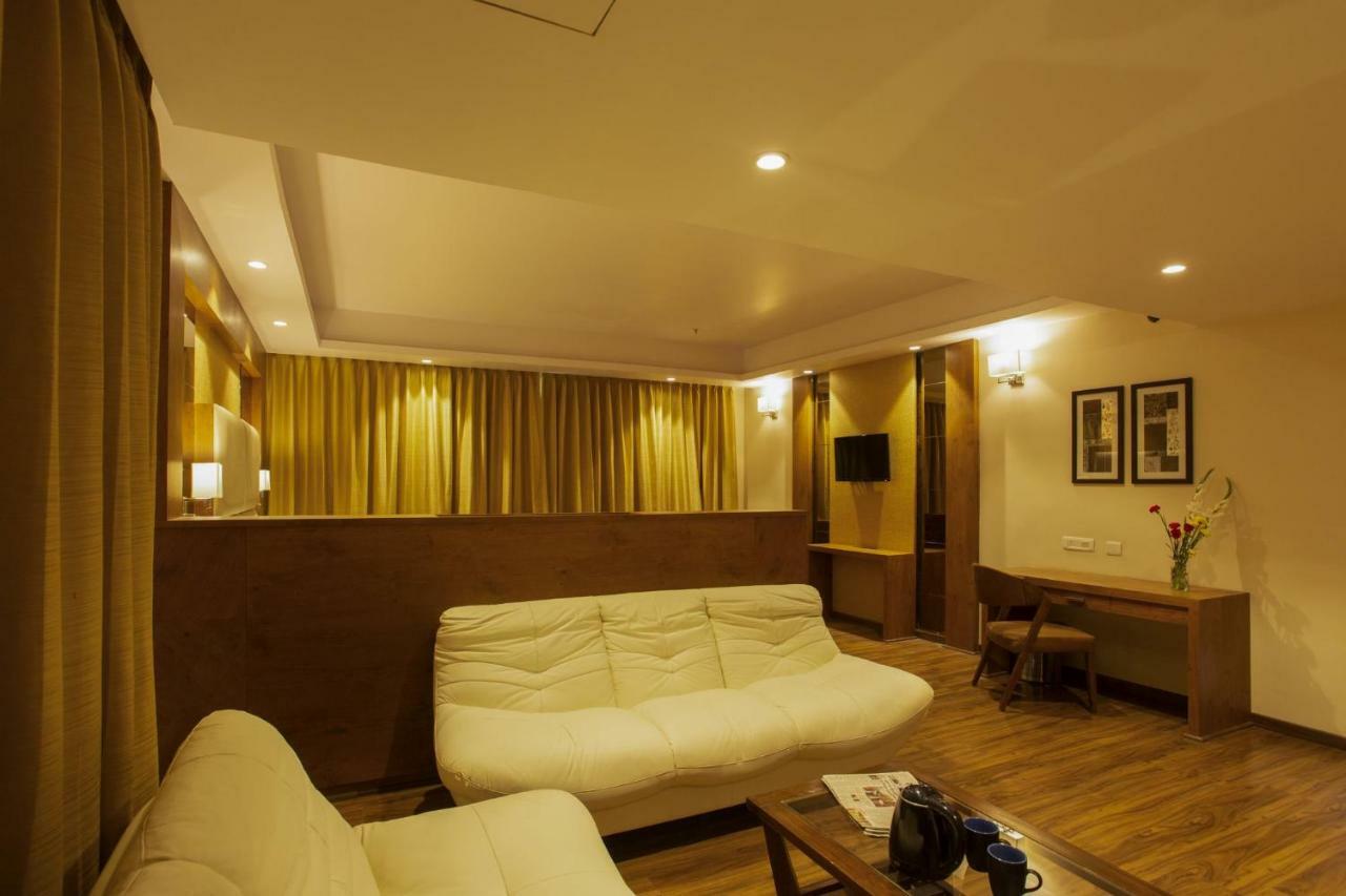 สโรวร ปอร์ติโก สมนาถ Hotel โสมนัส ภายนอก รูปภาพ