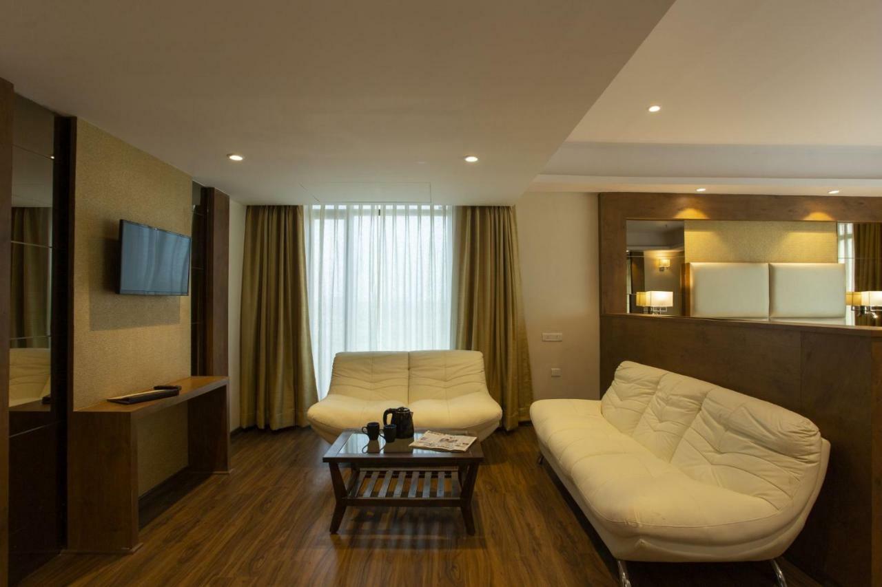 สโรวร ปอร์ติโก สมนาถ Hotel โสมนัส ภายนอก รูปภาพ