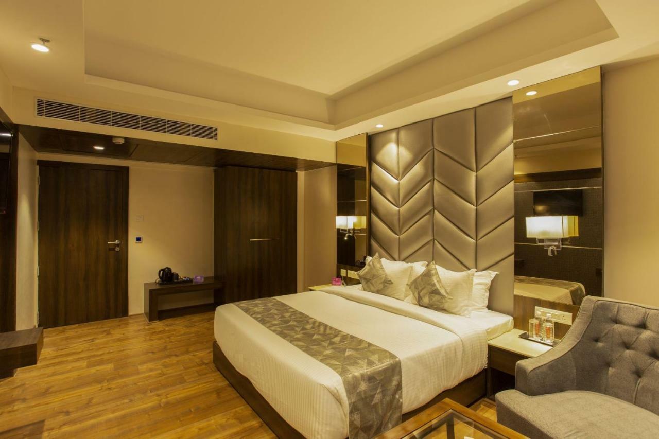 สโรวร ปอร์ติโก สมนาถ Hotel โสมนัส ภายนอก รูปภาพ