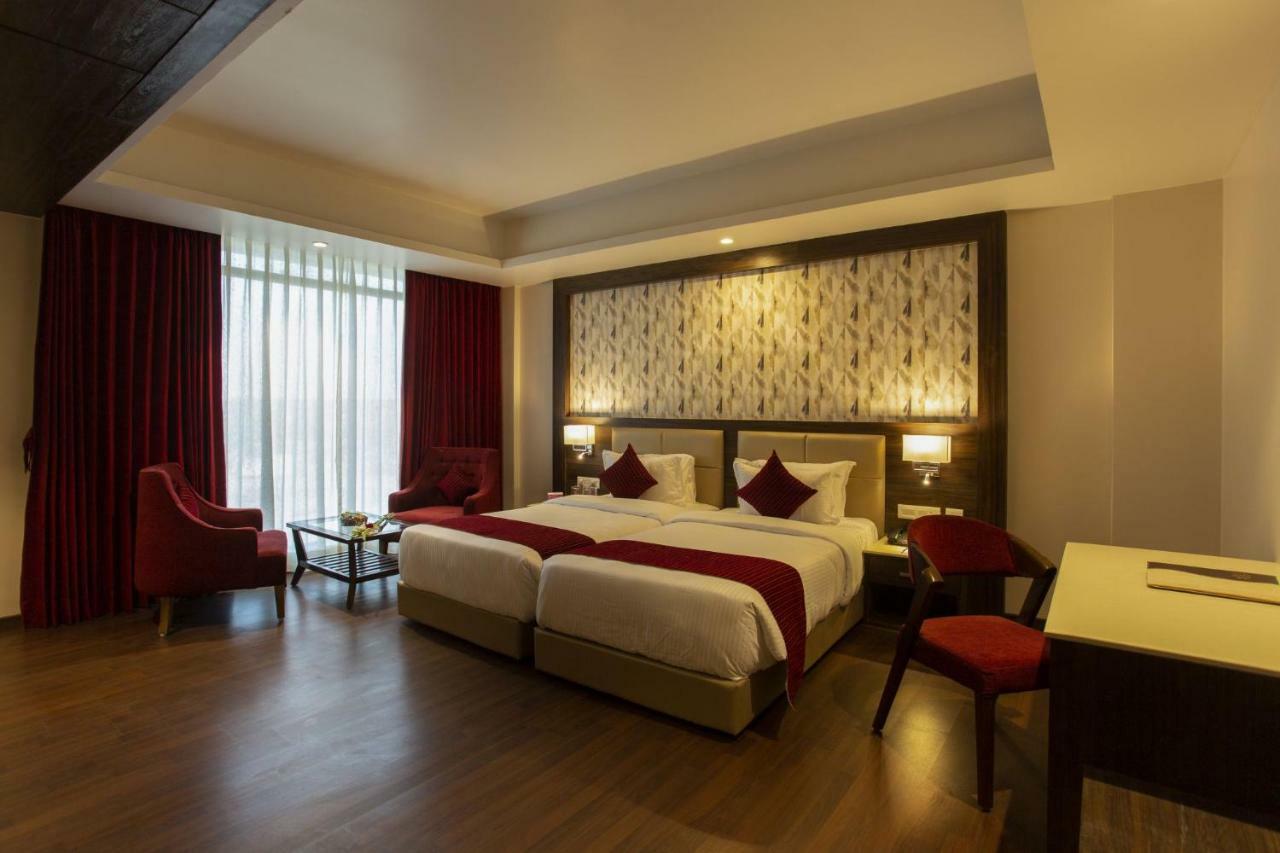สโรวร ปอร์ติโก สมนาถ Hotel โสมนัส ภายนอก รูปภาพ