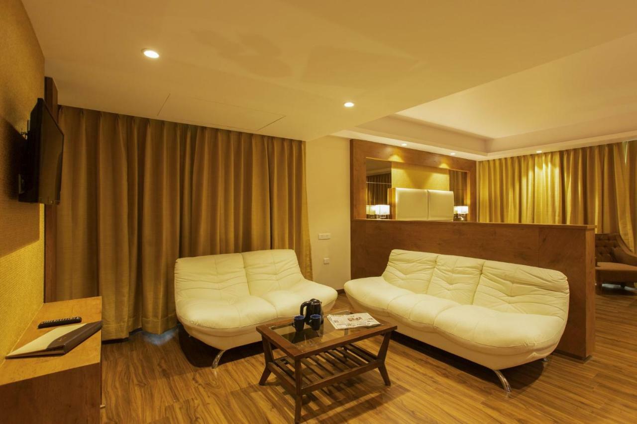 สโรวร ปอร์ติโก สมนาถ Hotel โสมนัส ภายนอก รูปภาพ
