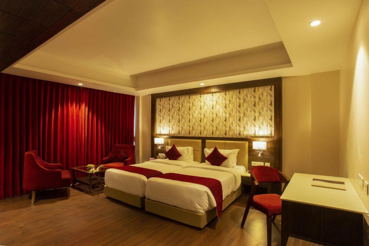 สโรวร ปอร์ติโก สมนาถ Hotel โสมนัส ภายนอก รูปภาพ